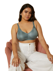 TRIUMPH-100I300/2 Minimizer 21 Wireless Non Padded Comfortable High Support Big-Cup Bra