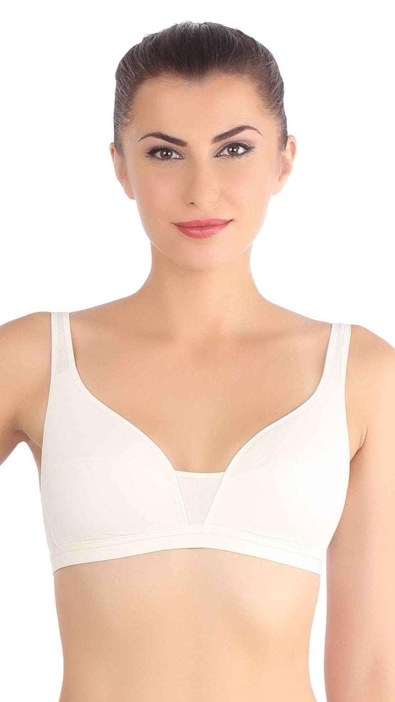 Triumph White Non-Wired Beginner Bra With Cotton Comfort