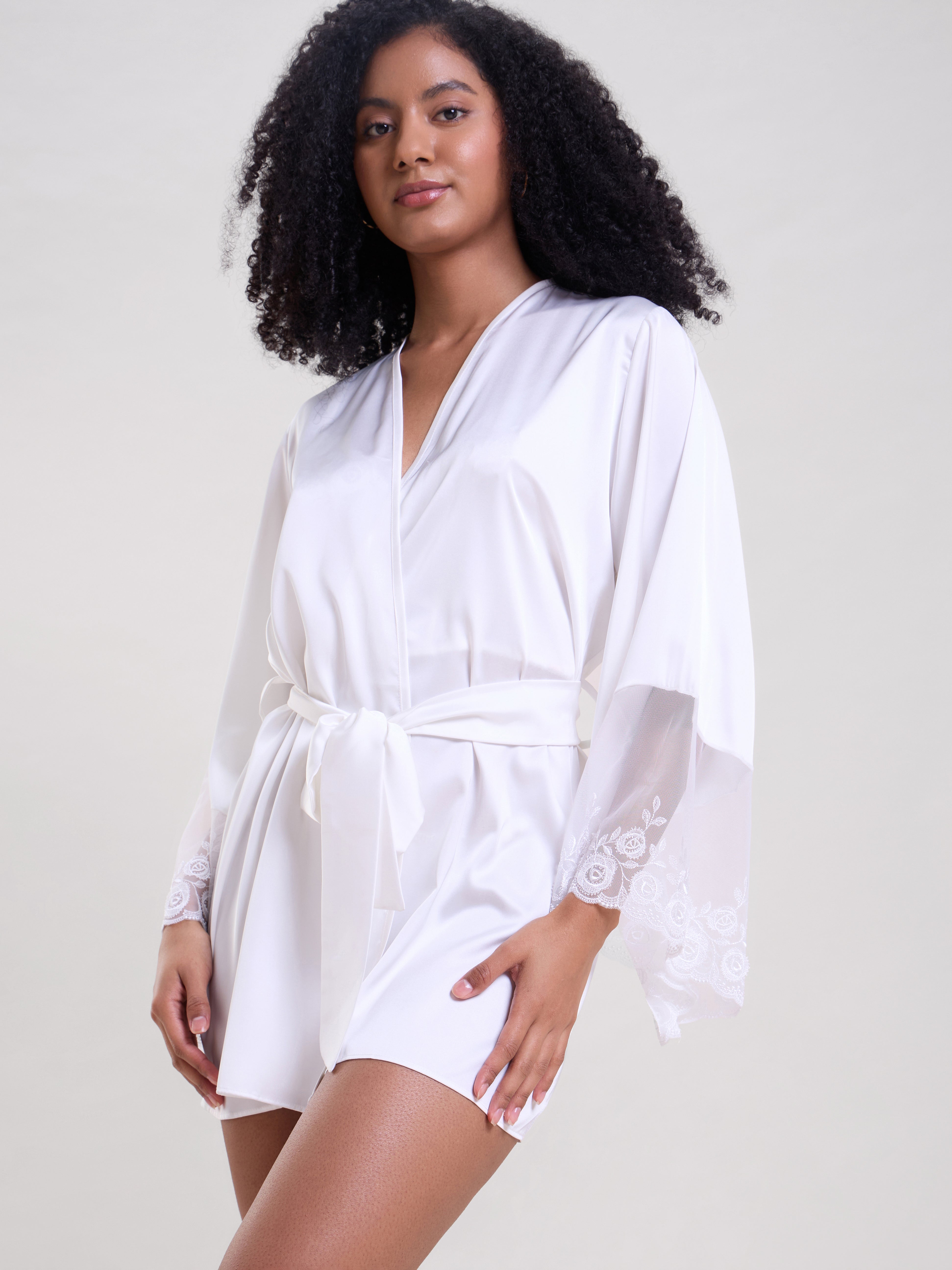 Mysthelle LILY WHITE ROBE WITH EMBROIDERED TULLE SLEEVES