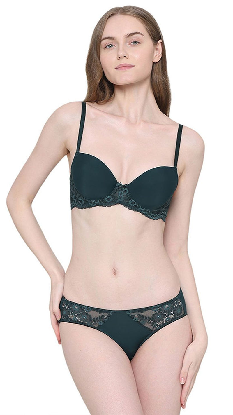 Wacoal Padded Wired Balconette Bra with Lace Wings