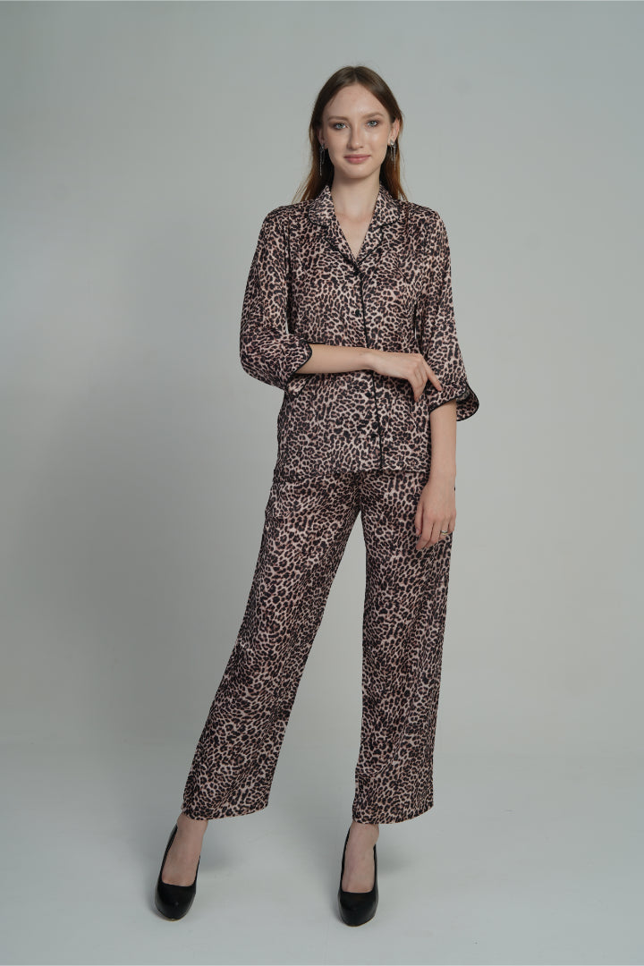 ANGELS FASHION Bold & Beautiful Two-Piece Nightwear Set with Collared Shirt and Straight-Leg PantsAG0830-LEOPR-C2S