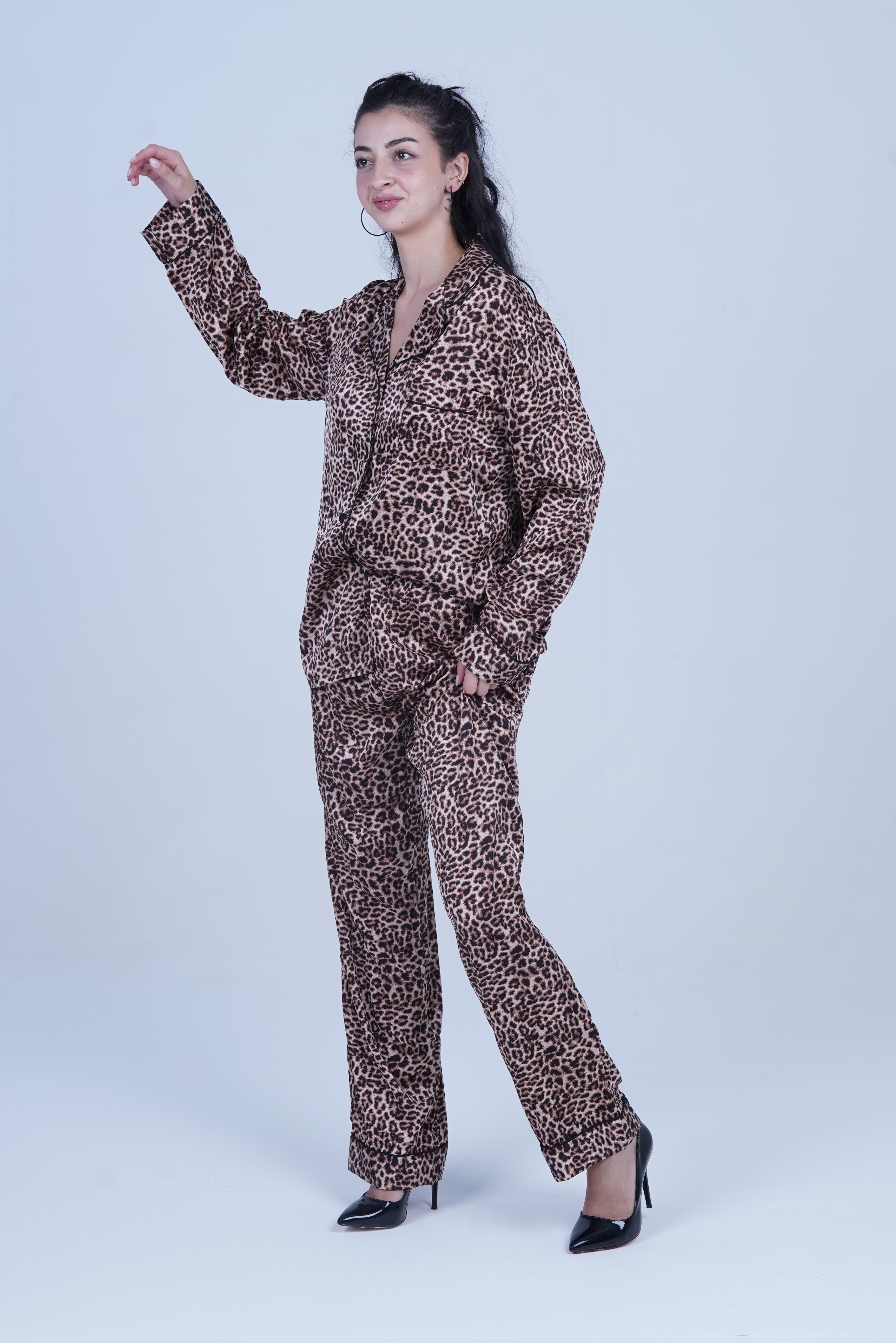 AXTZH Elegant and Comfortable Women’s Nightwear Ensemble for Peaceful Evenings and Restful Sleep X8139-LEOPR-WC2S