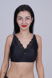 TRIUMPH Soft Touch Wire-Free Bra with Delicate Lace Neckline for Effortless Style 100I631-BLACK 04