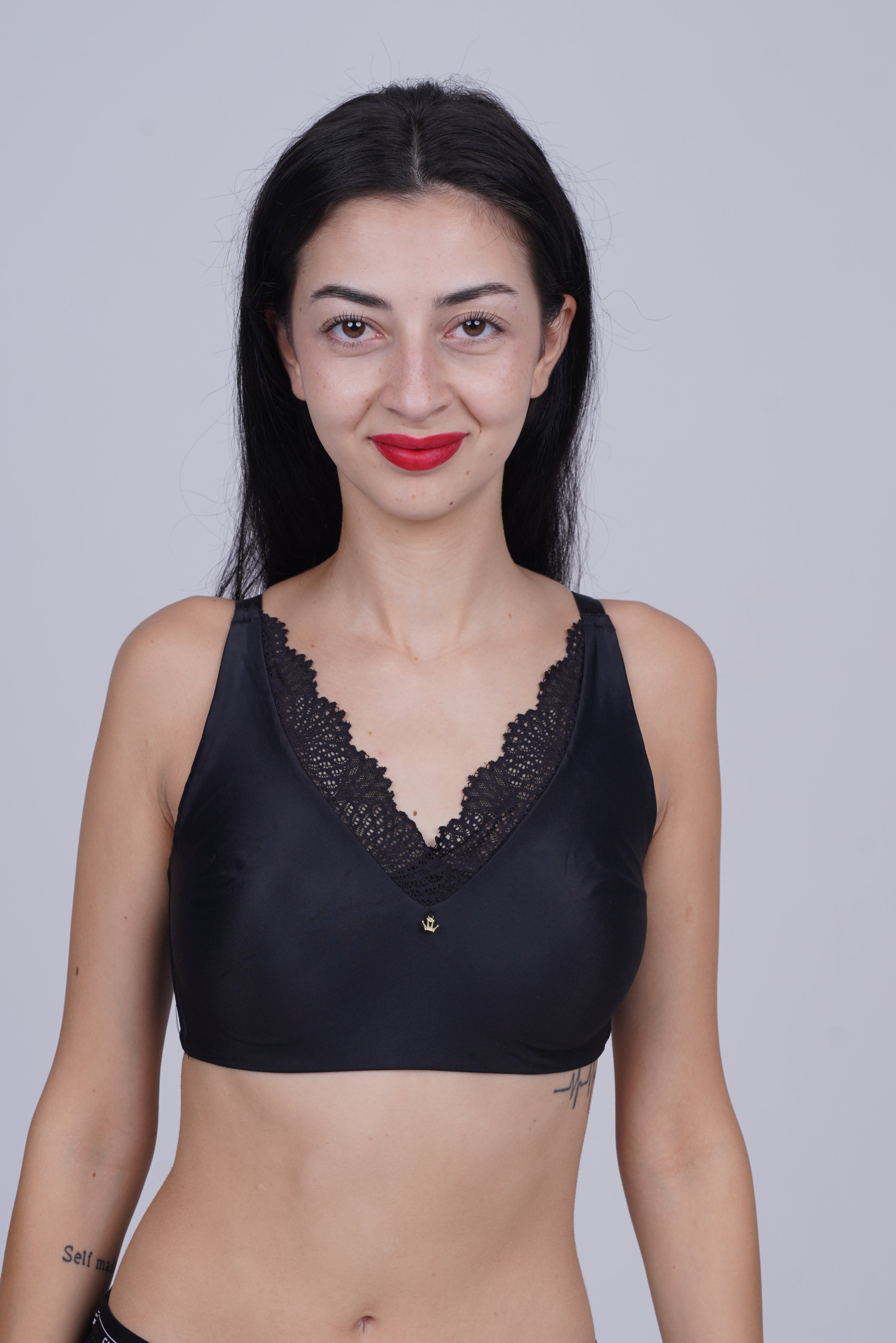 TRIUMPH Soft Touch Wire-Free Bra with Delicate Lace Neckline for Effortless Style 100I631-BLACK 04