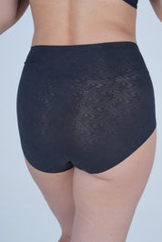 AXTZH Seamless Body-Hugging Women’s Brief with Delicate Front Accent XPTYSNETHW2262IJ-BLACK