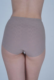 AXTZH Seamless Body-Hugging Women’s Brief with Delicate Front Accent XPTYSNETHW2262IJ-FF
