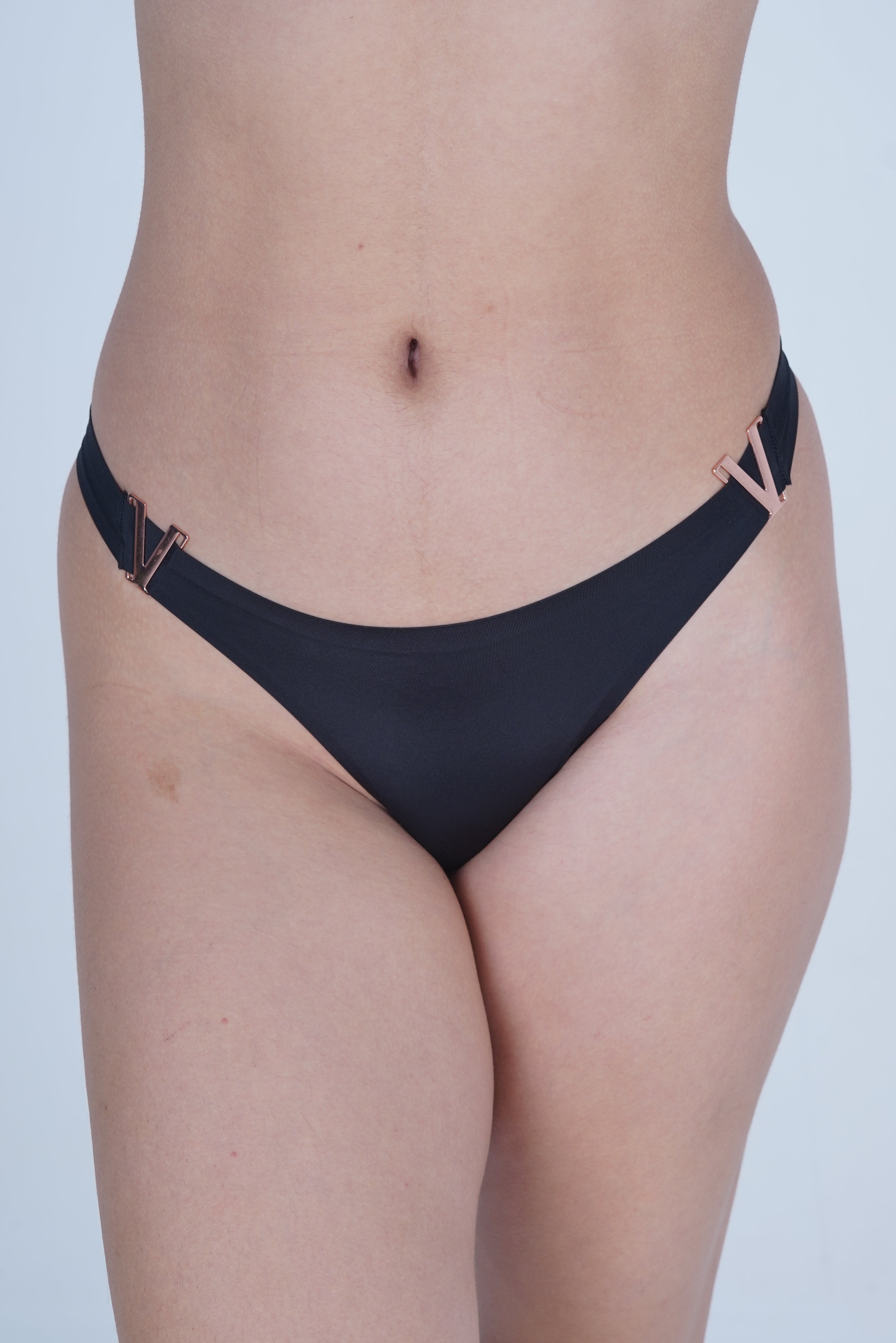 AXTZH Whisper Thong  XTHGSBAL6074IO-BLACK