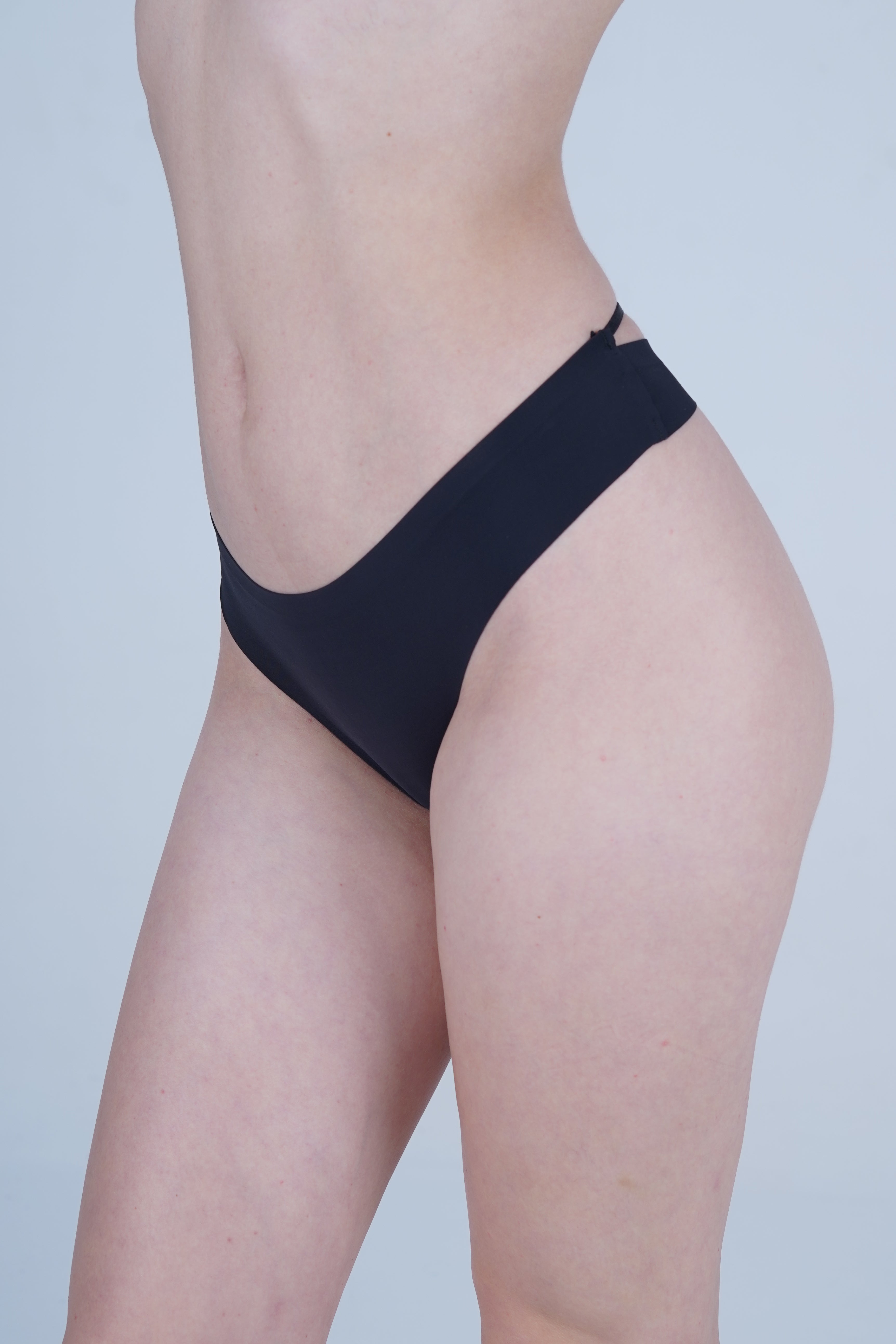 AXTZH Seamless and Sexy Thong for Women Designed for Comfort and Allure XTHGSBAL6058IO-BLACK