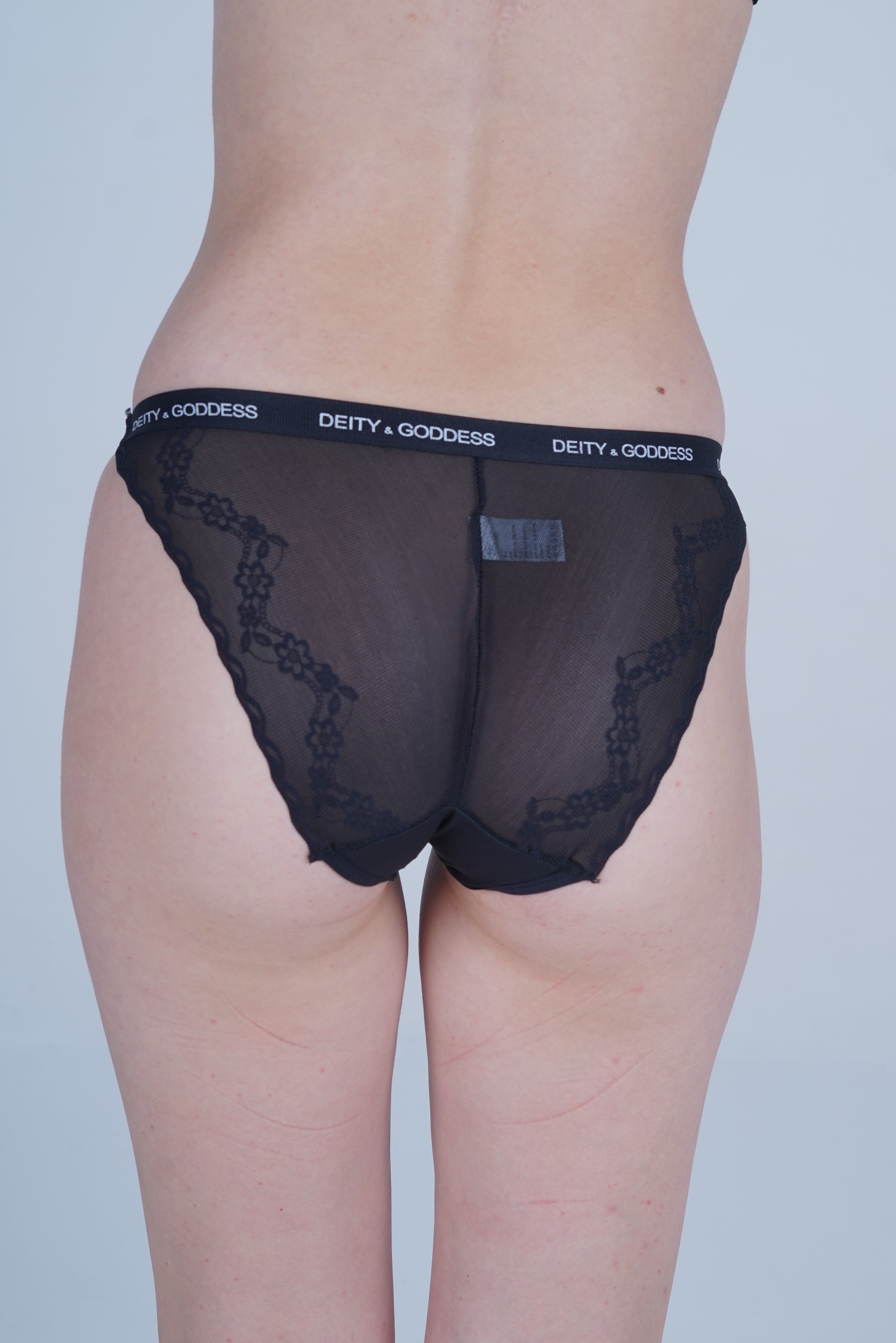 AXTZH Minimal Coverage Thong Brief for Women with Smooth Finish and Everyday Comfort XPTYFNE3751IO-BLACK