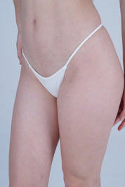 AXTZH Elegant Women’s Thong with Soft Fabric Finish and Decorative Bow Touch XTHGRBAL9808IJ-WHITE