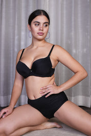 AXTZH Seamless Body-Hugging Women’s Brief with Delicate Front Accent XPTYSNETHW2262IJ-BLACK