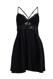 AXTZH Stylish Lace Nightwear with Soft Fabric and Relaxed Flow for Nighttime Elegance X0908-BLACK-F1S