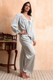AXTZH Timeless Three-Piece Nightwear Set with Robe, Lace Accents, and Relaxed Fit for Everyday Luxury X0903-ICE-NSL3PS