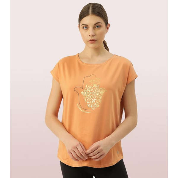 Enamor-E131 MEDITATE TEE | DOLMAN SLEEVE BOAT NECK ANTI-ODOUR STRETCH COTTON GRAPHIC PRINTED TEE