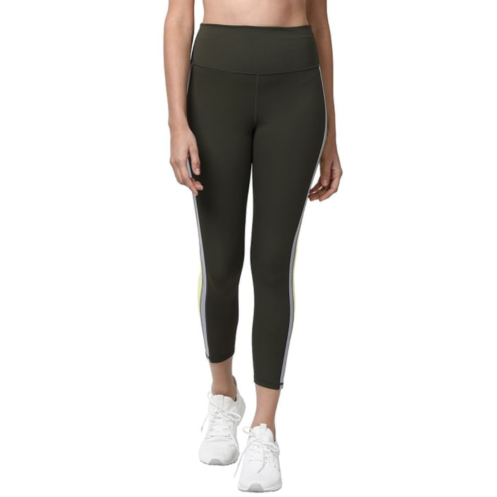 Buy SOIE High Waist Ankle Length Quick Dry Sports Leggings With Side  Pockets-Black online